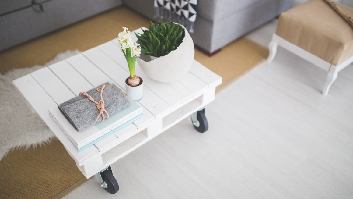 table-white-home-interior